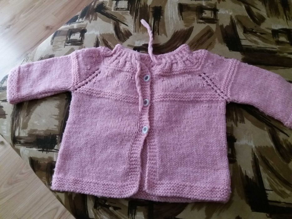 Бебешки дрешки ръчно плетени до 6 месеца