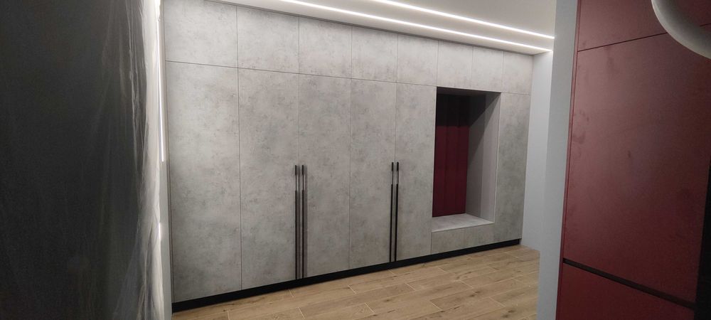 Mobilă la comandă. Dulapuri. Holuri. Dressinguri.