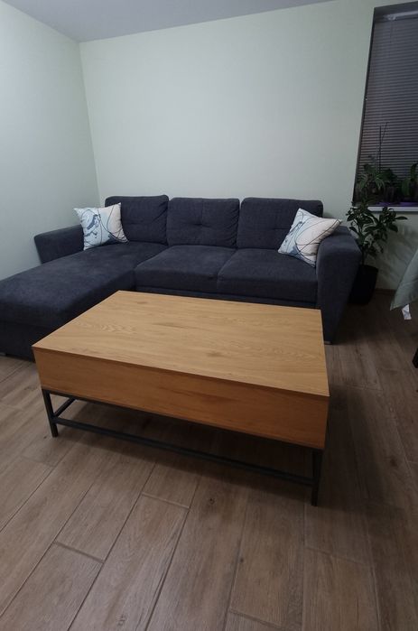 Маса за кафе с повдигащ се плот цвят топъл дъб