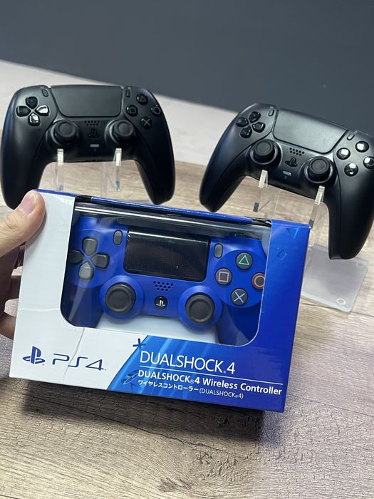 Игровой контроллер Sony Dualshock 4 v2 синий