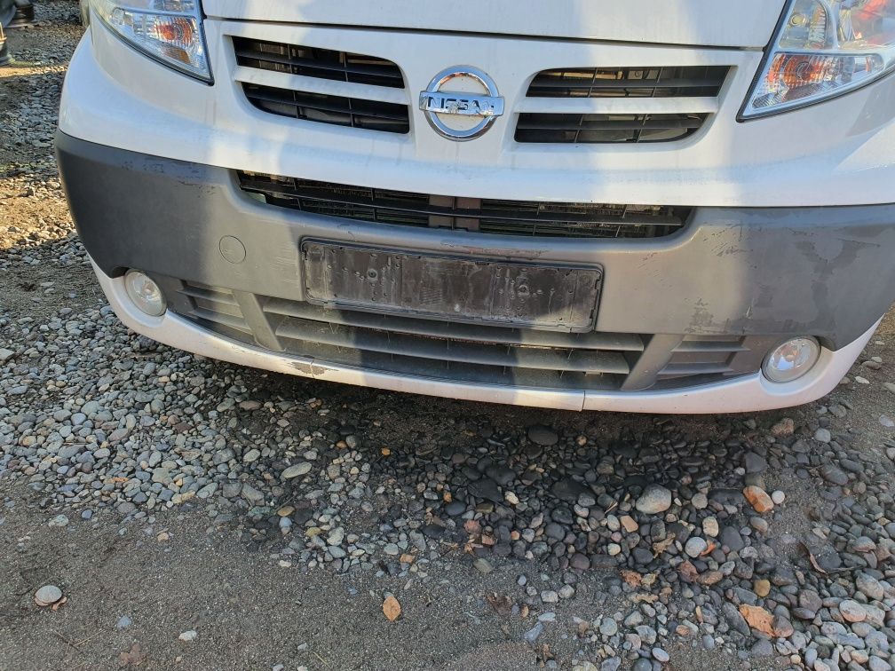 Piese Nissan Primastar,Opel Vivaro,Renault Trafic,bară față,far stg-dr