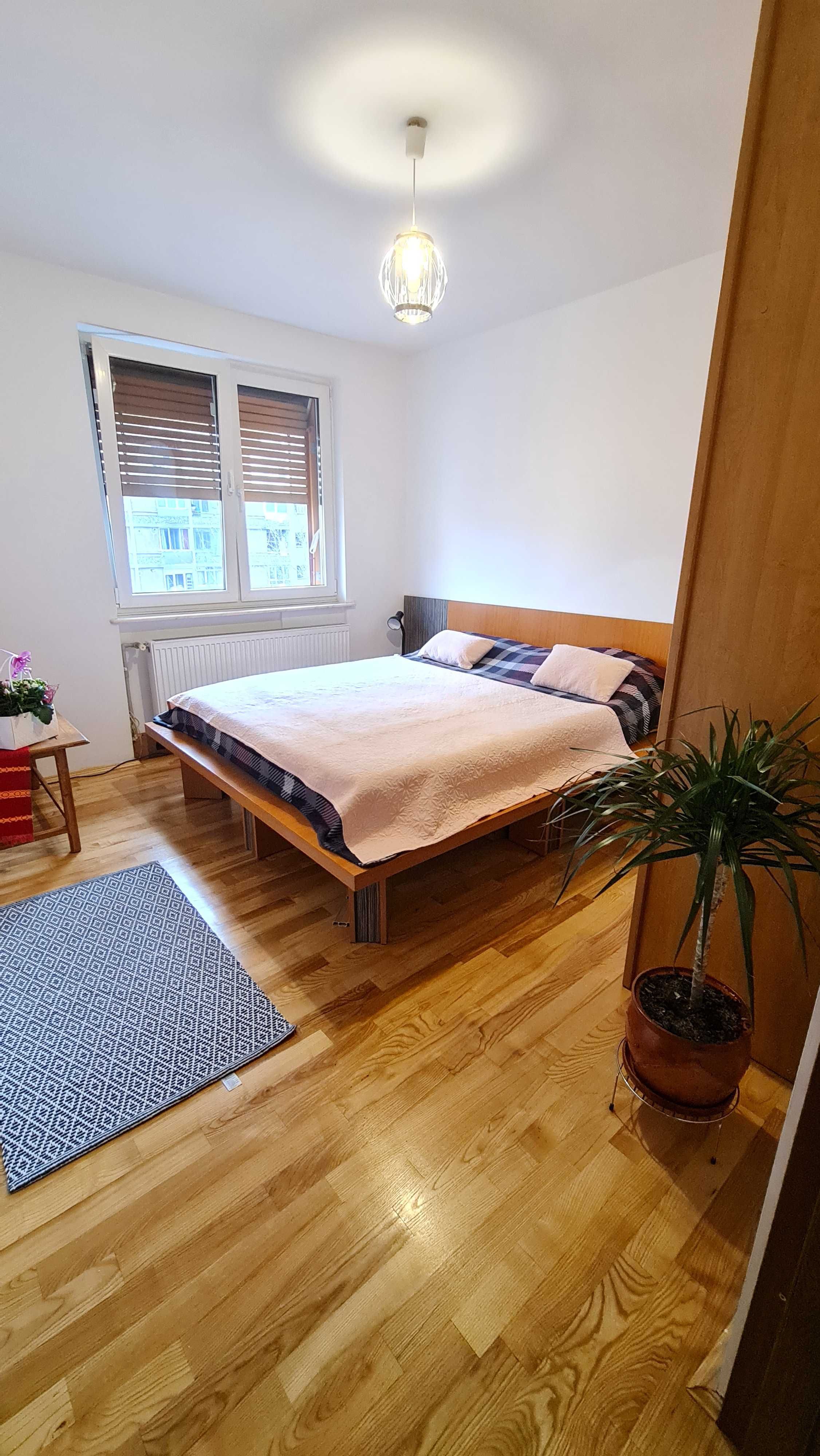 Vând apartament cu 3 camere