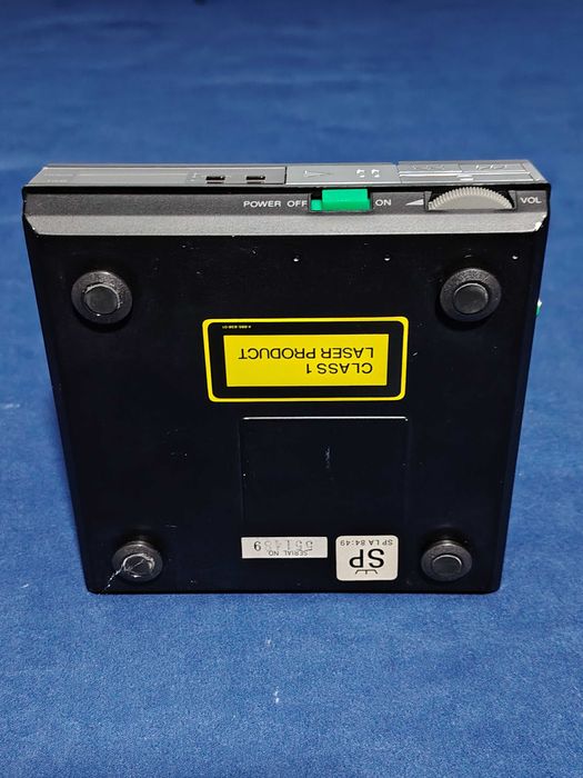 SONY D-50 Compact Disc Player, cu încărcător Sony, obiect de colecție.