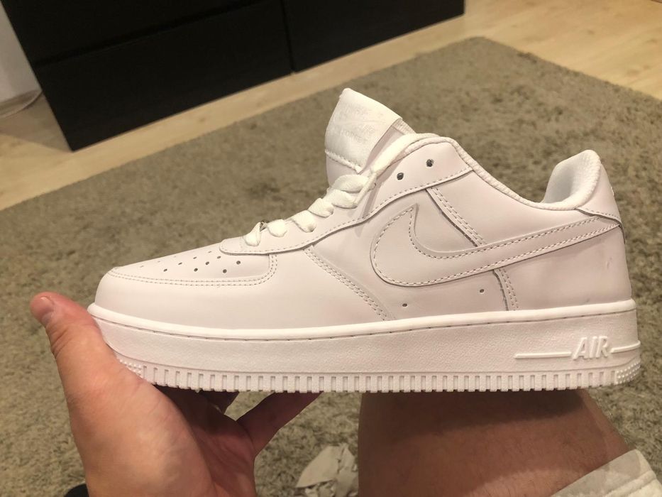 Adidași Nike Air Force 1 Albi