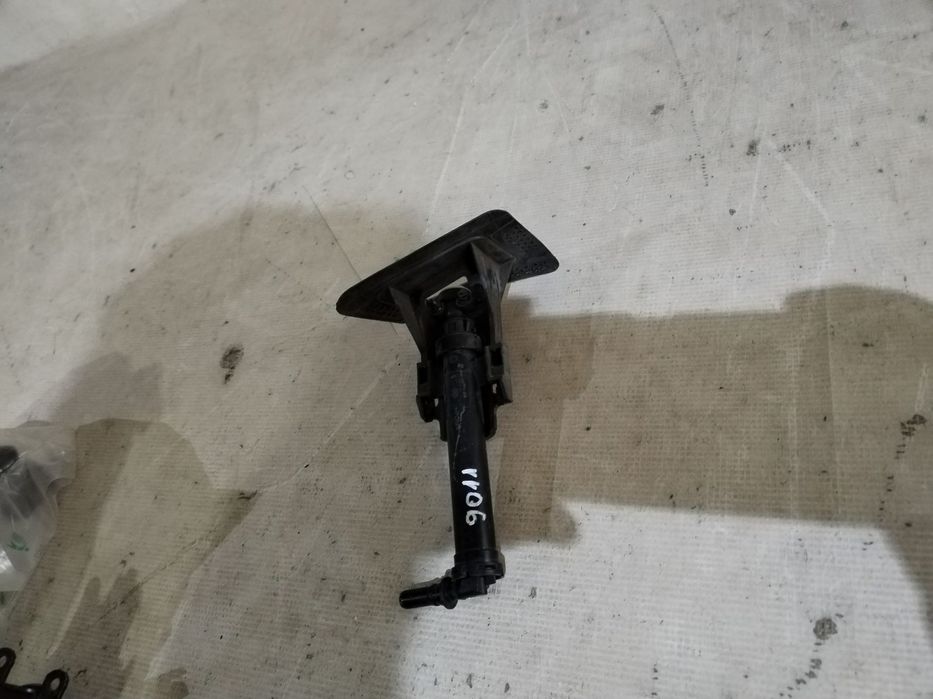 Pompa spalator far dreapta, BMW X1, F48, 2015, 2016, 2017, 2018, 2019, cod origine OE 9479060.