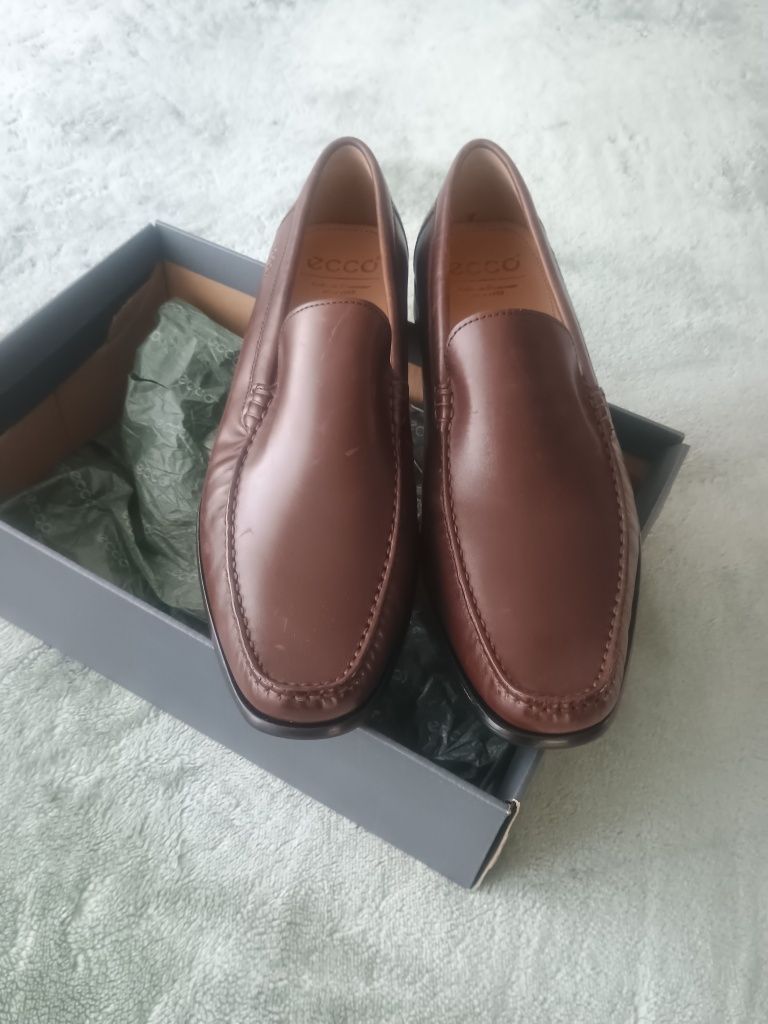 Loafer eleganți, noi, Ecco.