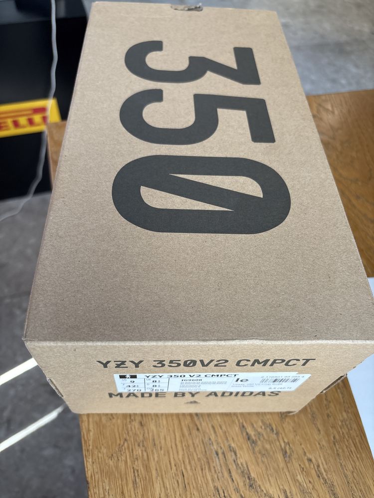 Adidas yezzy оригинални 42,5