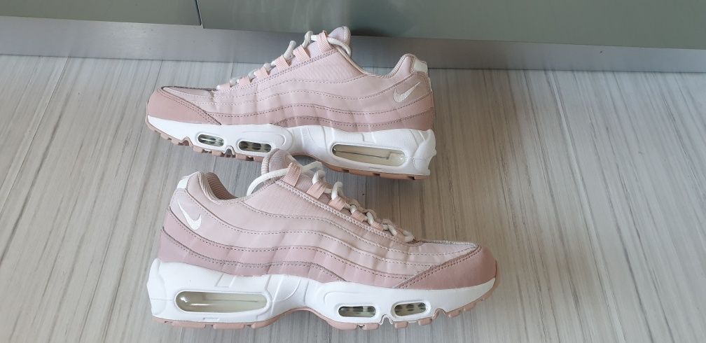 Nike Air Max 95 UK 7 US 9.5 / 41/26.5 см ОРИГИНАЛ! Дамски Маратонки!