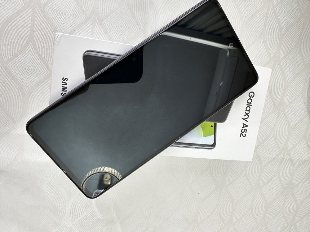 Смартфон Samsung A52
