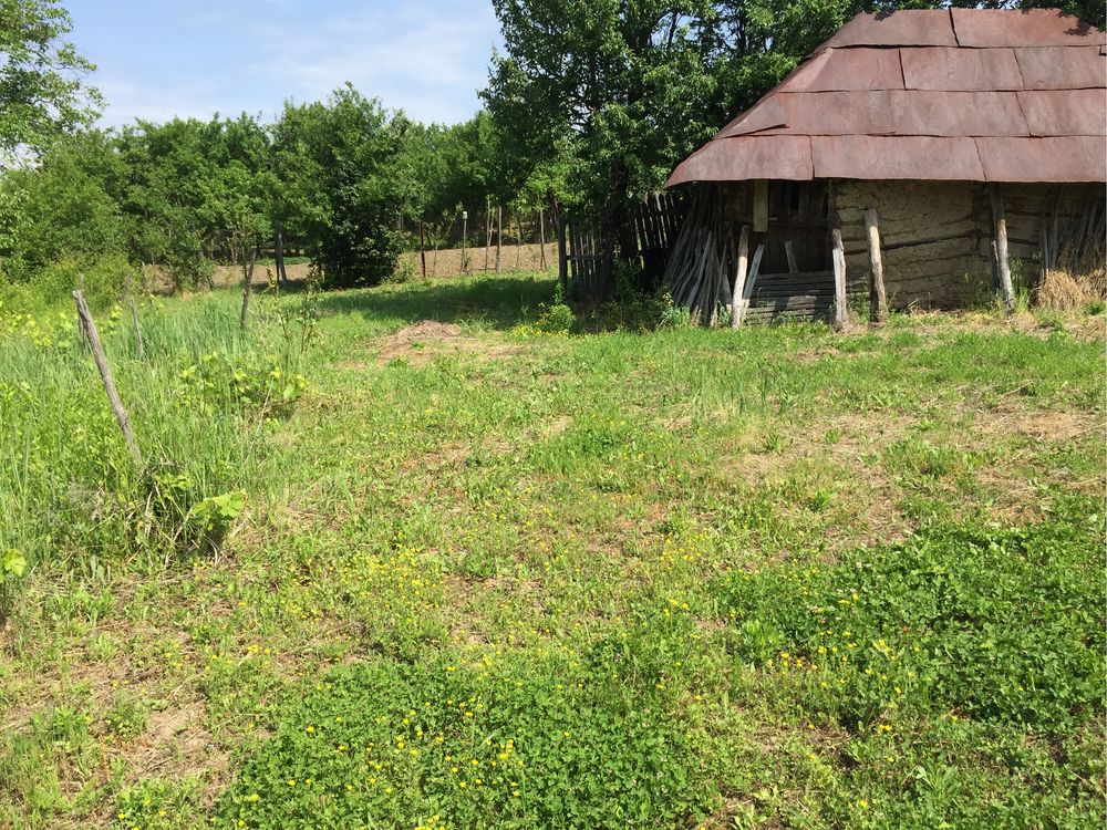 Casa taranesca si anexe in Valea Mare, sat Margineni, judet Valcea