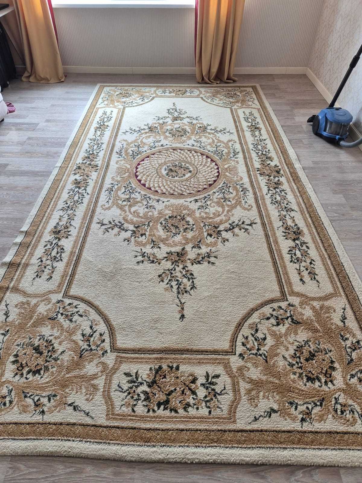 Продаю ковер 2'5×4