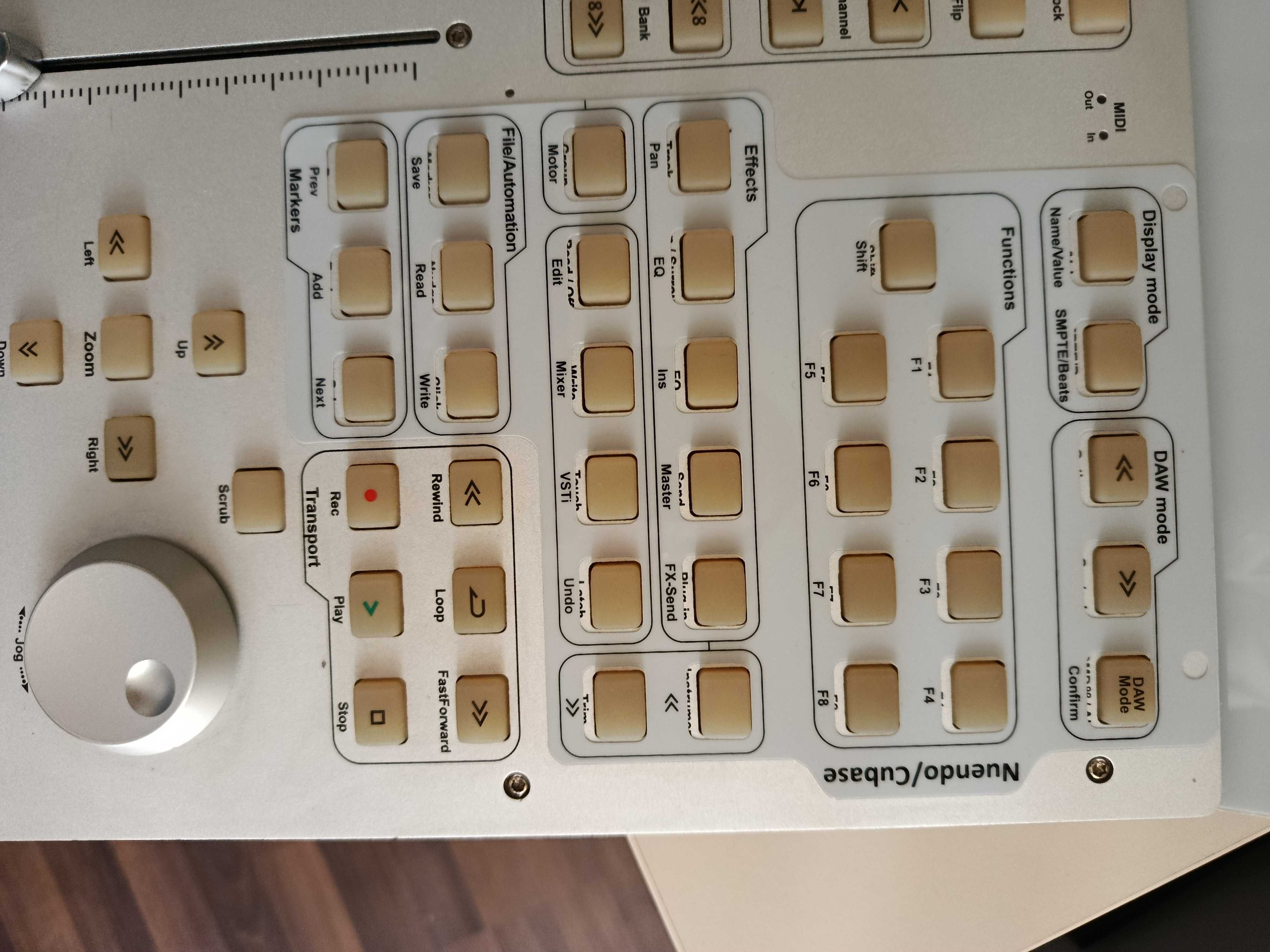Icon Pro Qcon DAW controller