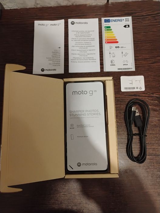 Vând urgent telefon Motorola moto G05  Nou nouț
