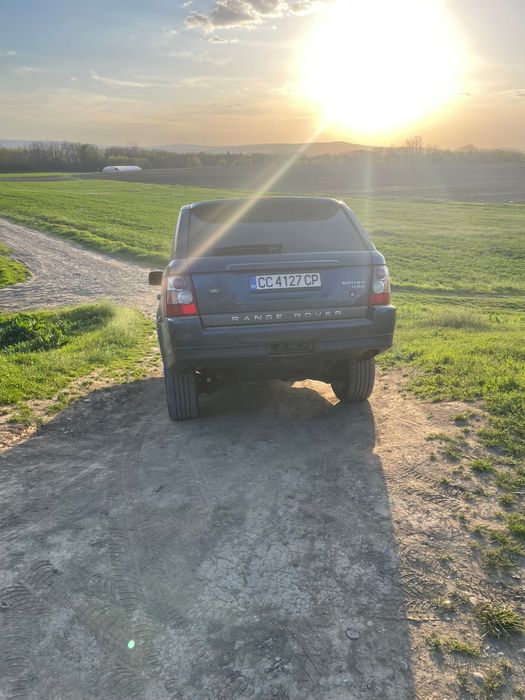 Vând Land Rover ,mașina se deplaseaza fara probleme