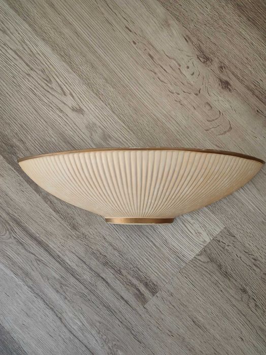 Продам светильники настенные . 3 шт