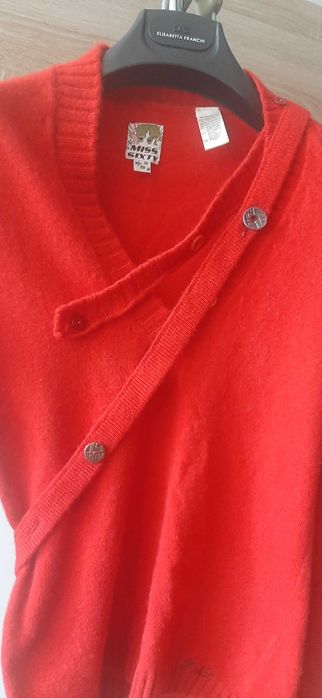 Ефектен пуловер на Miss Sixty