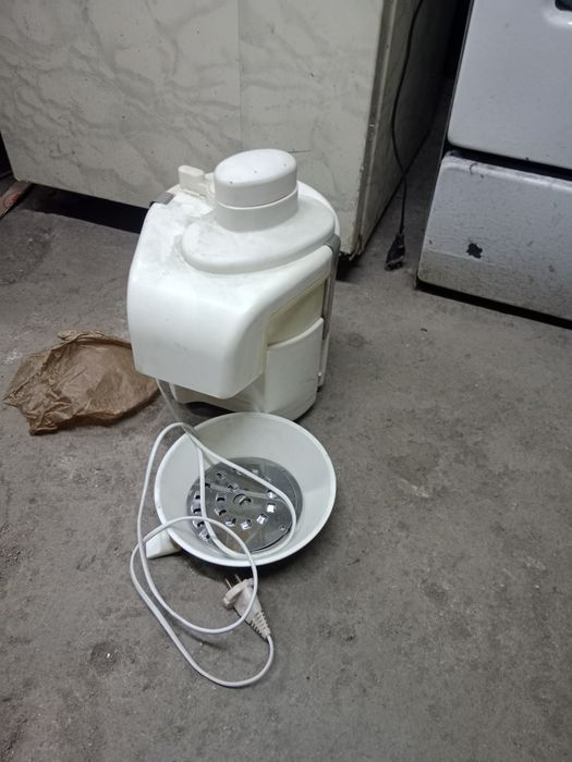 Продам соковыжималку и насос для воды