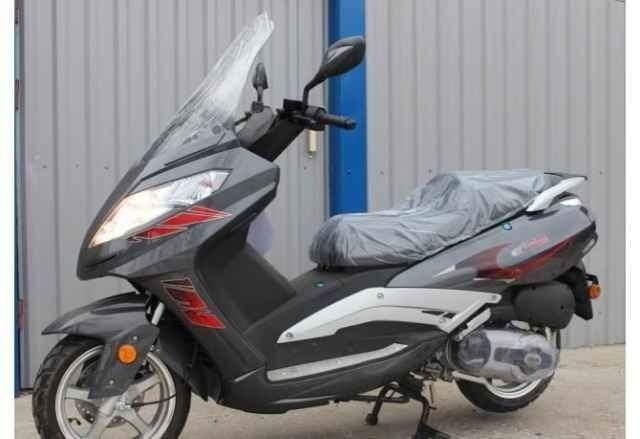 Макси скутер Lifan 250cc. 21л. Жидкостное охлаждение.