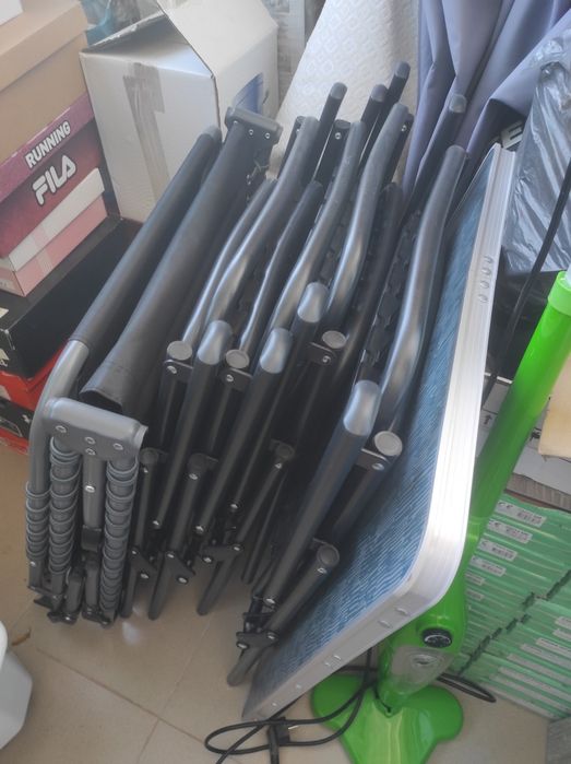 Нови сгъваеми шезлонг, маса и 4 бр. стола