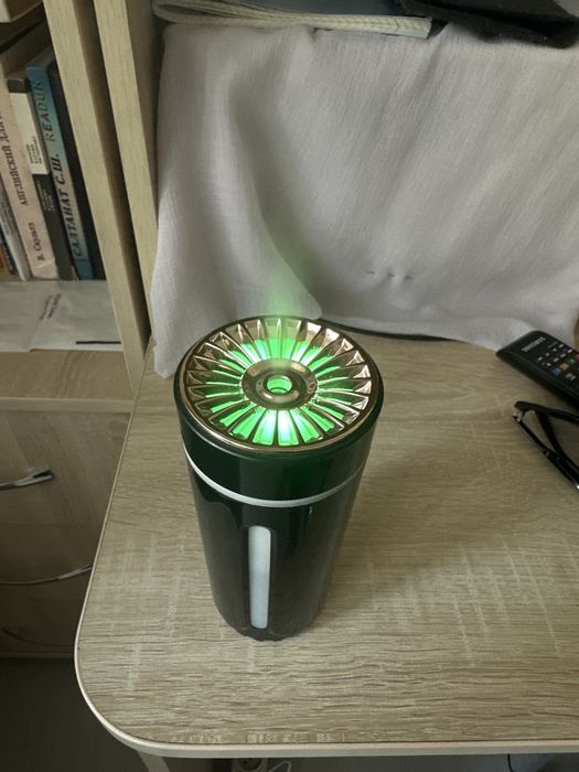 Продаю увлажнитель воздуха для машины