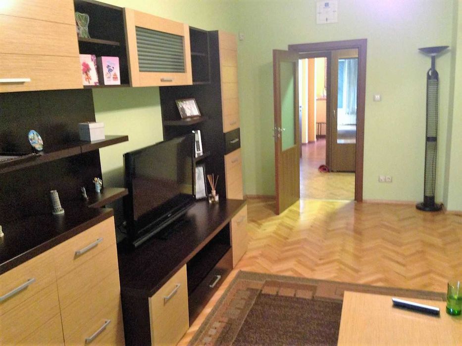 Продава се Тристаен апартамент в София, Банишора - 95 кв.м за 1790 €/кв.м - Снимка #1