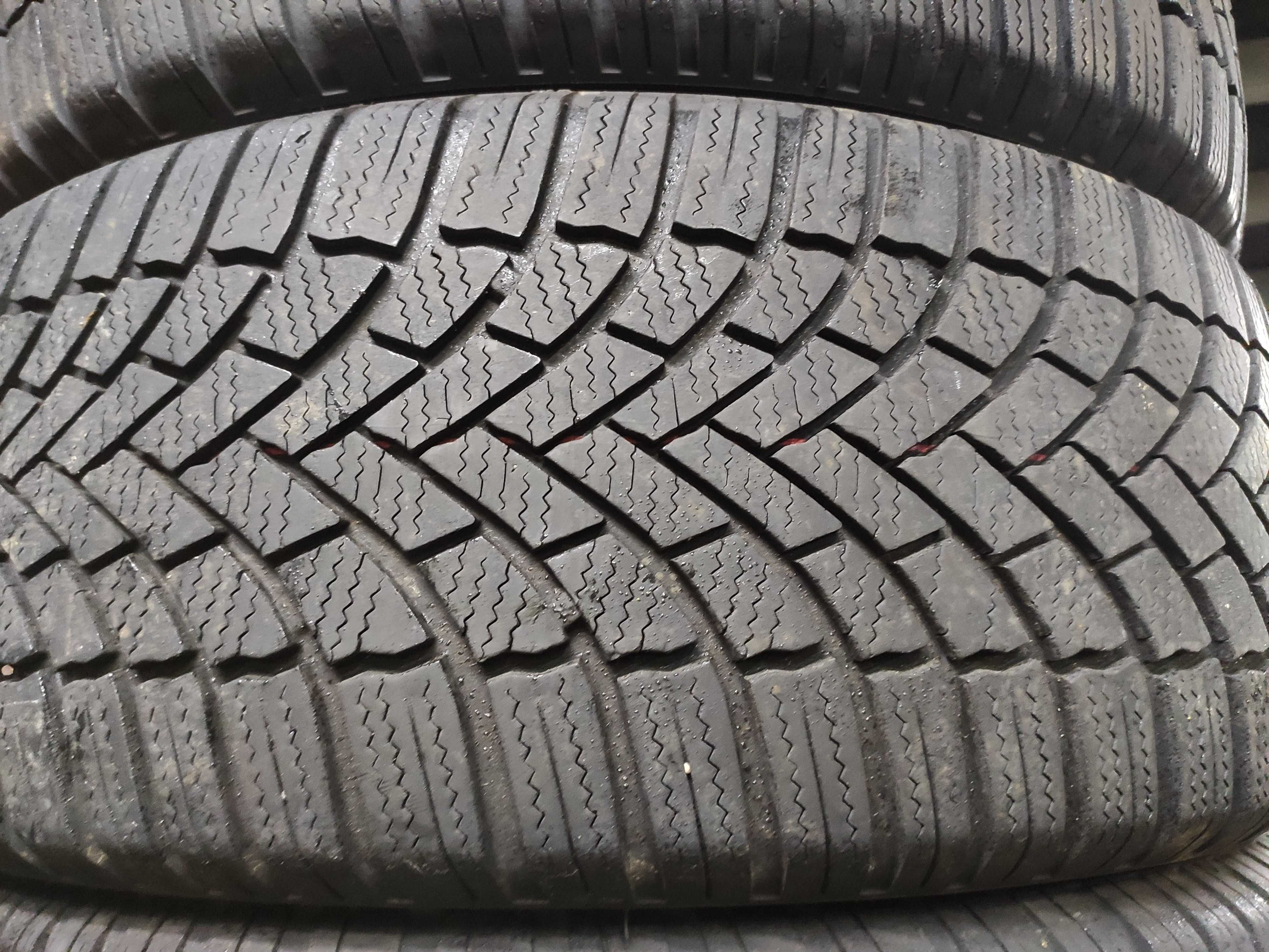 4бр Зимни гуми 215 55 17 - Bridgestone - DOT 2022 -