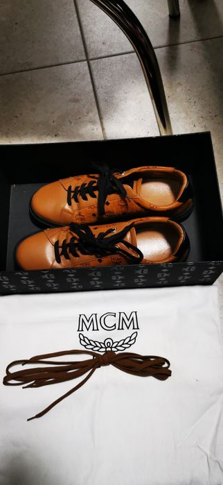 Vând adidas tip pantof