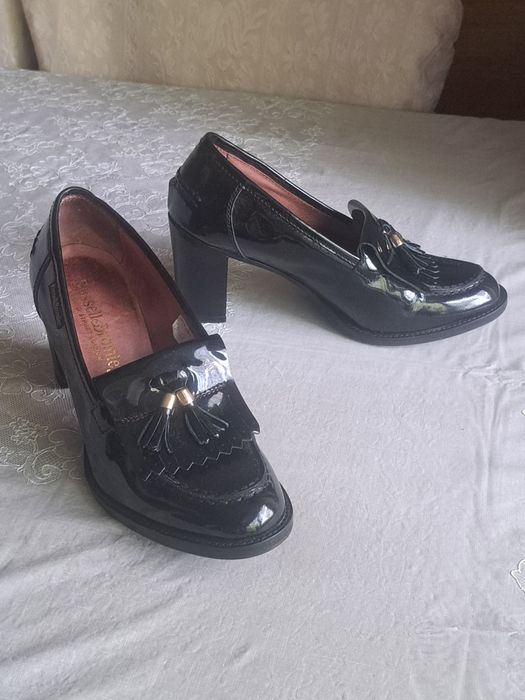 Туфли лоферы черные