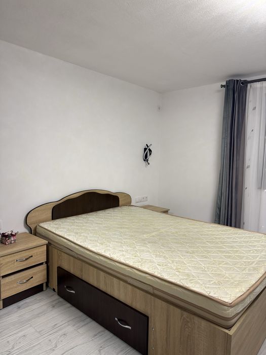 vand pat cu saltea(160x200) si noptiere