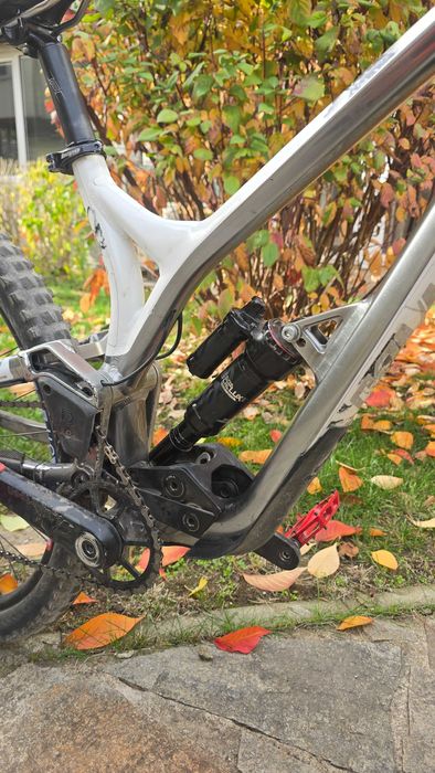 Велосипед Commencal Supreme DH V4 2021 Downhill