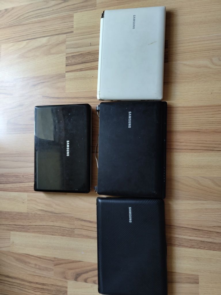 Lot 4 mini laptop Samsung