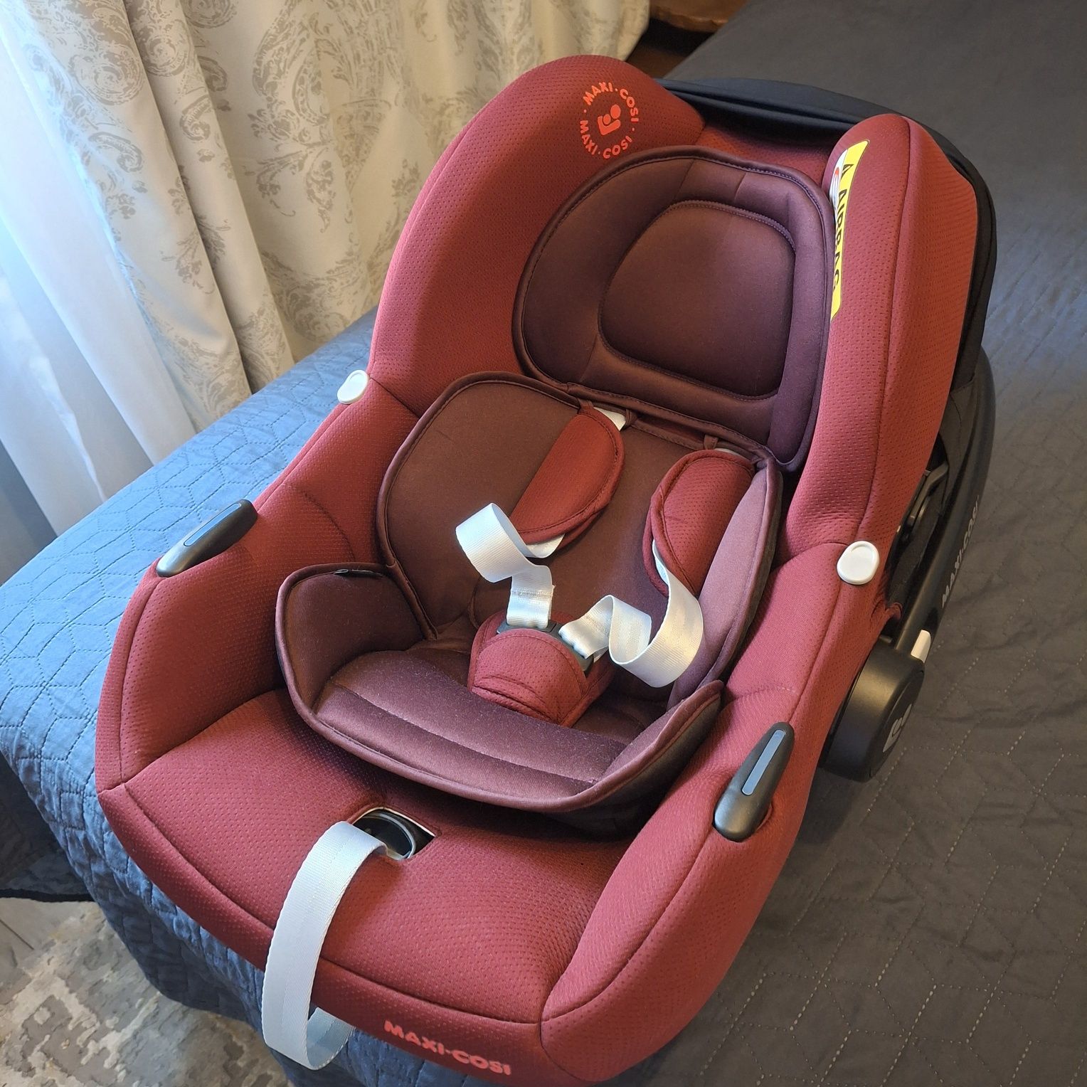Maxi-Cosi Стол за кола 0-13кг Tinca - Essential Red