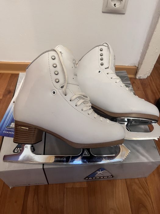 Продам профессиональные коньки Jackson