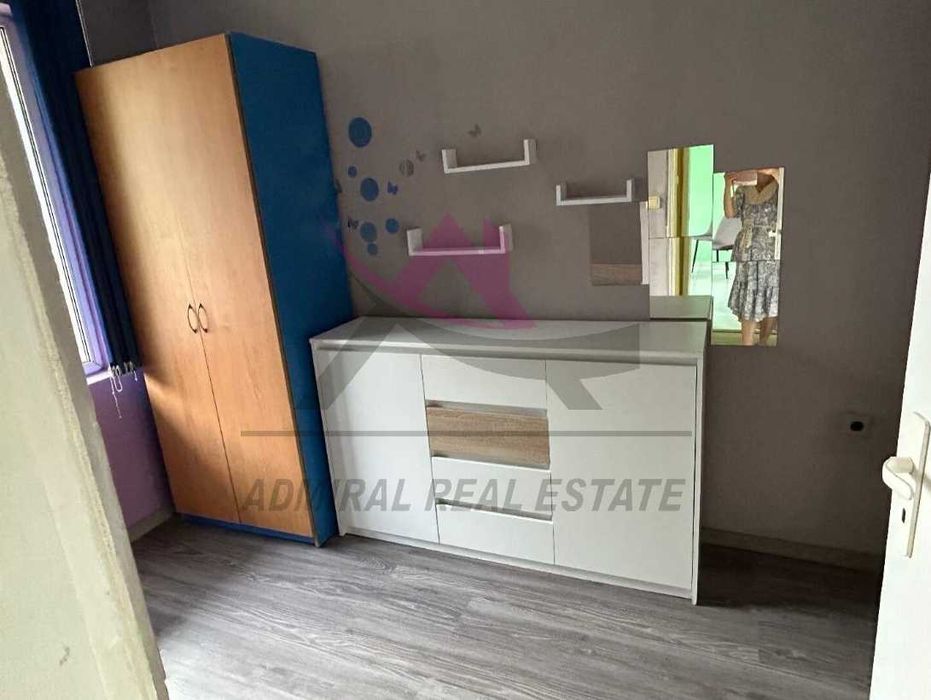 Атрактивна цена -три отделни стаи -Червен площад