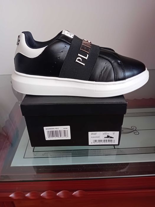 Adidași Philipp Plein originali.