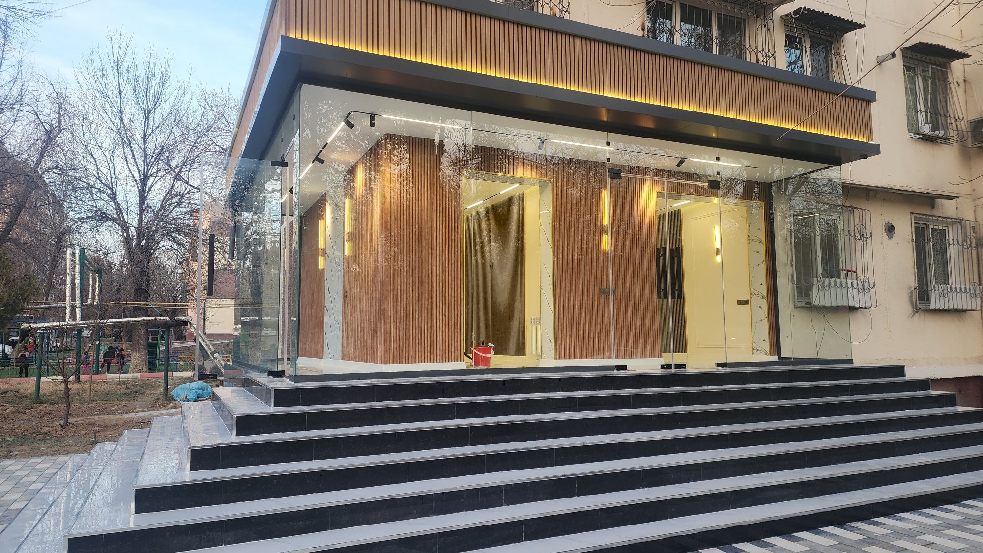 Sotiladi! 3 xonali, 95 m²  не жилой