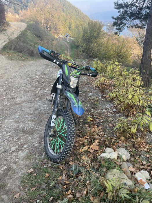 Vând Cross Enduro kxd de 140cc fară defecte proba spune tot