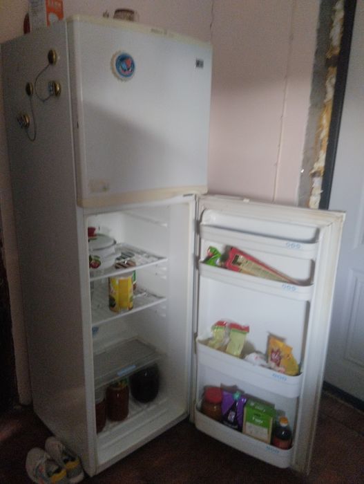 Продам холодильник ,всё работает