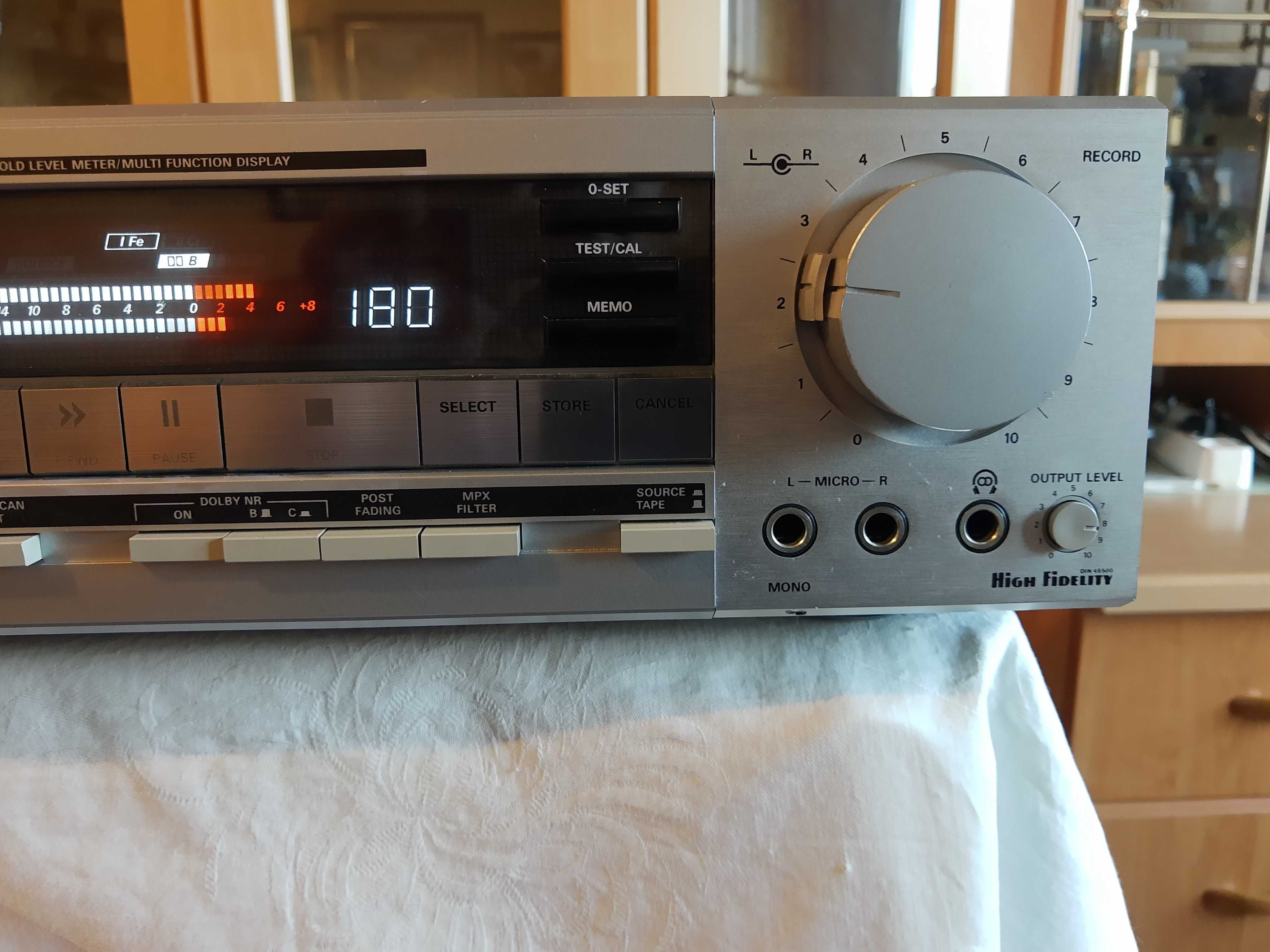 Касетен дек Grundig CF 7500