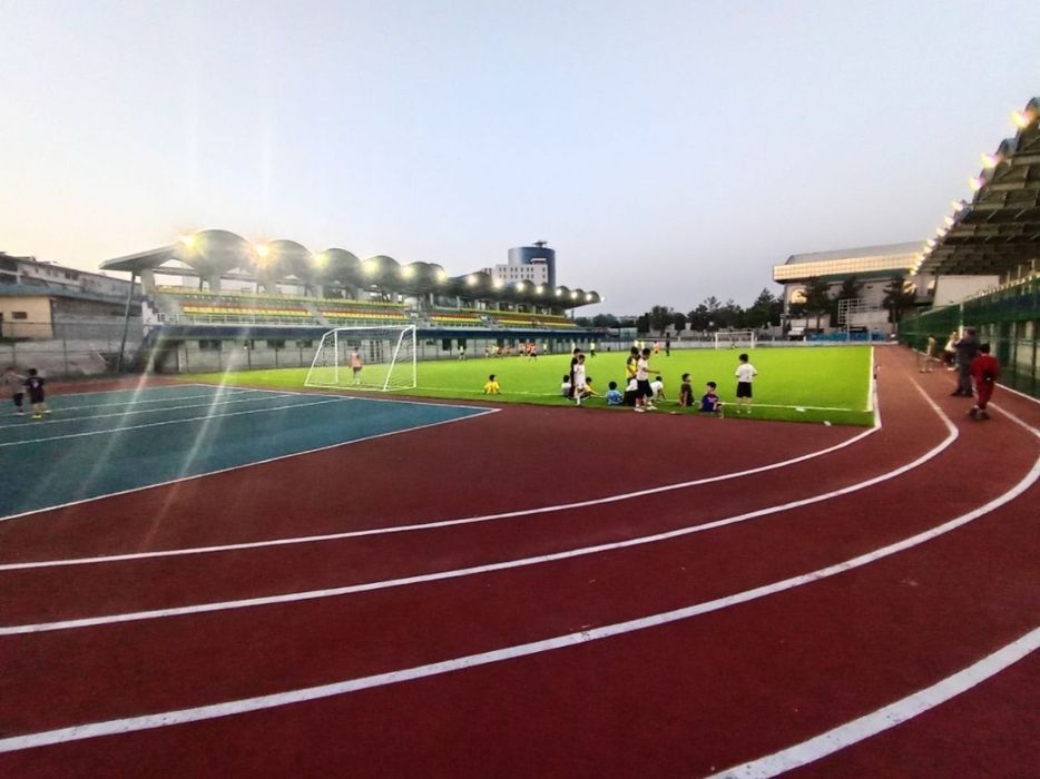 Futbol Polya 65m x 36m