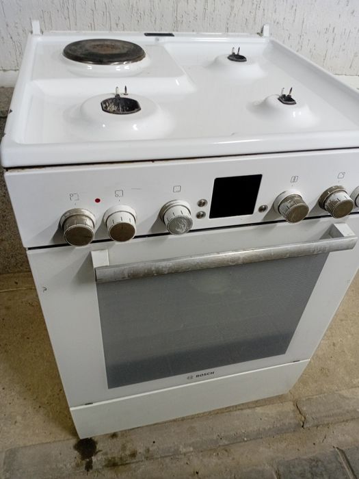 Продам газовую плиту в хорошем состоянии одна плита электрическая 220V