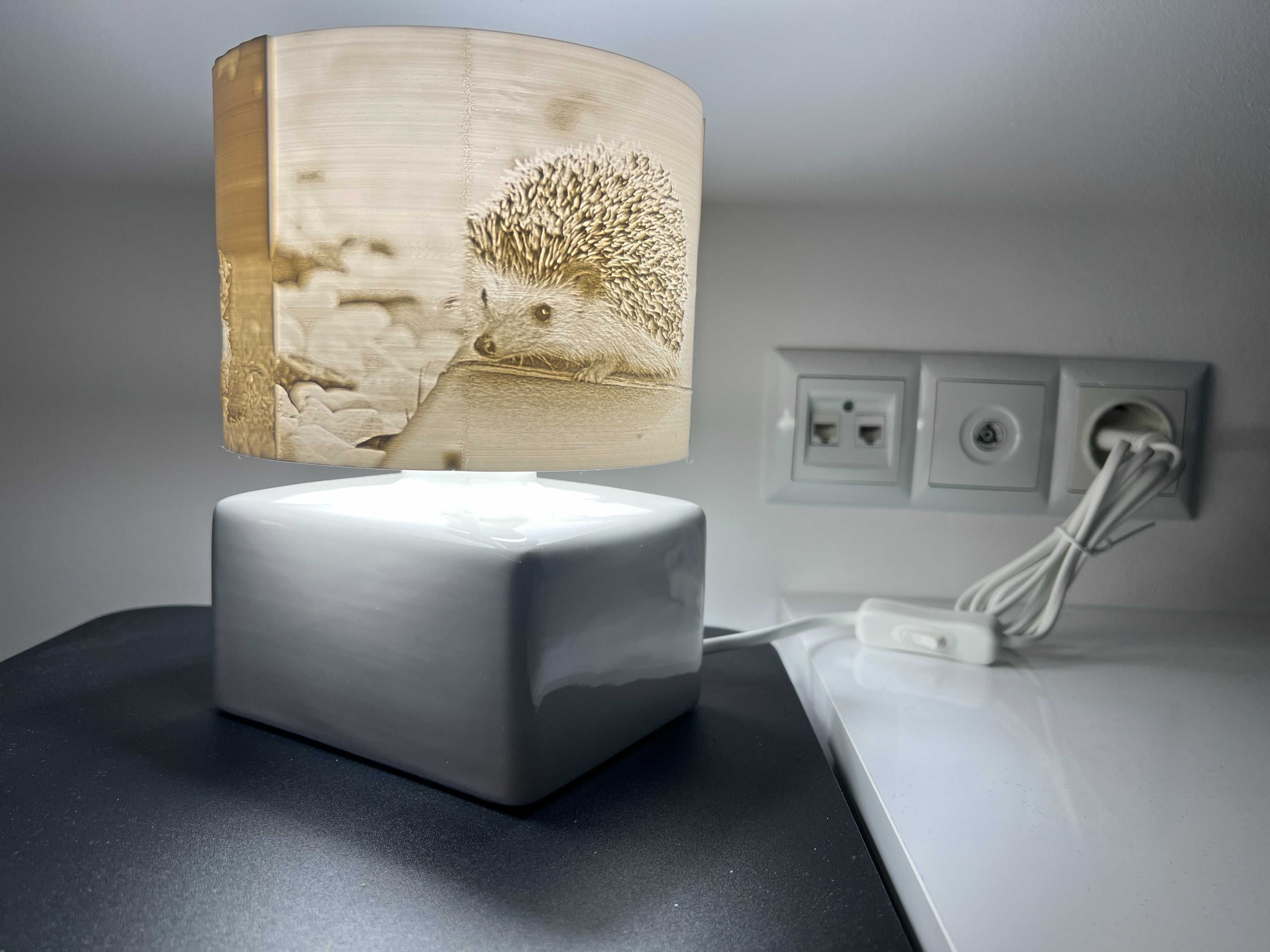 Уникалeн подарък - лампа със 3D снимки по избор