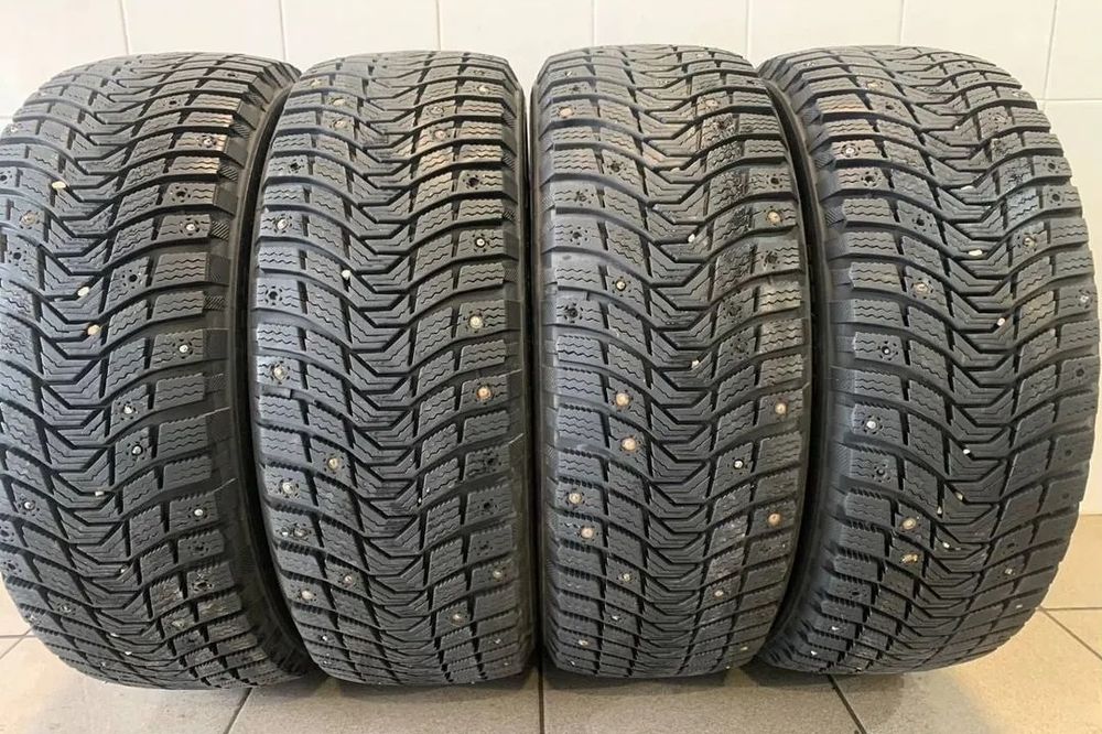 Продам зимние шины Мишлен 205/55/16