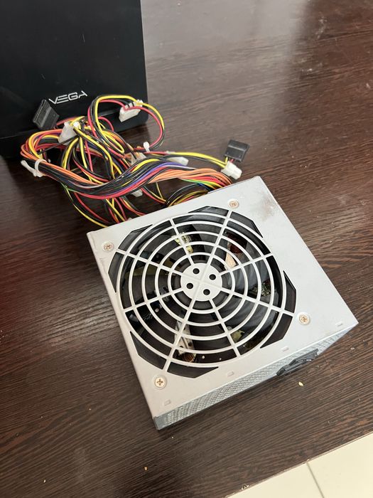 Продается 2 компьютеры комплект