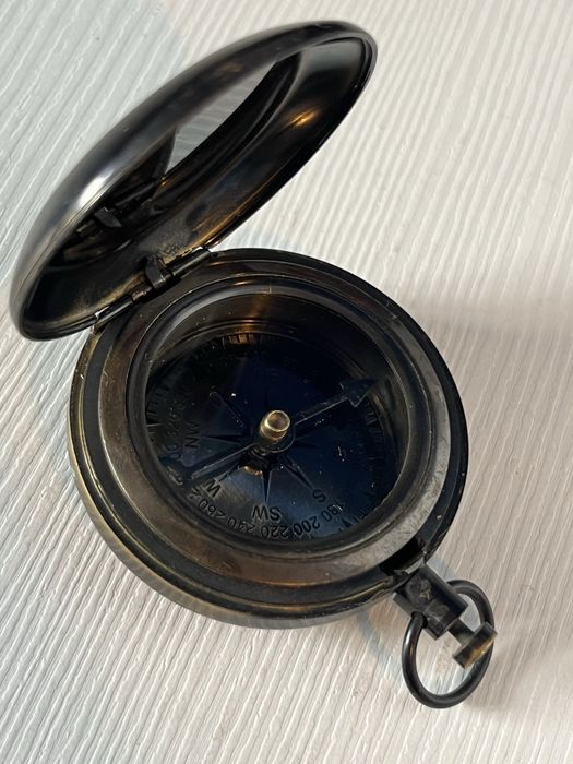 Коликционерски джобен компас