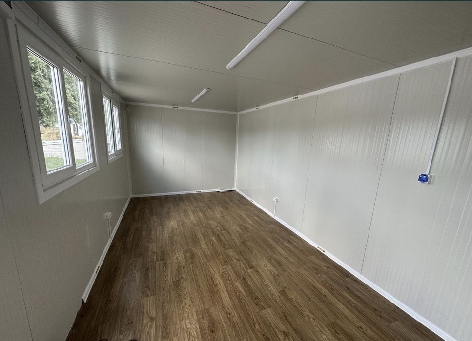 Vand containere modulare cu cabine de dus