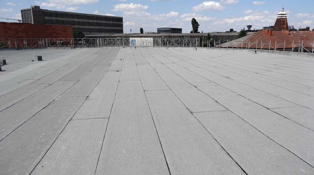 Echipa noastră execută acoperișuri complete și lucrări de dulgherie