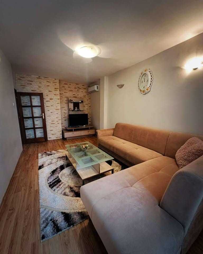Дава се под наем Двустаен апартамент в Шумен, Болницата - 64 кв.м за 306 € - Снимка #1