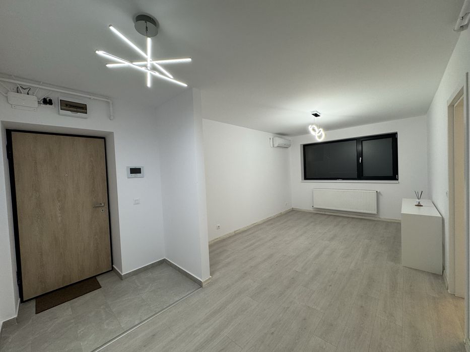 Inchiriez sau vand garsoniera Hils Brauner parter+parcare acoperita