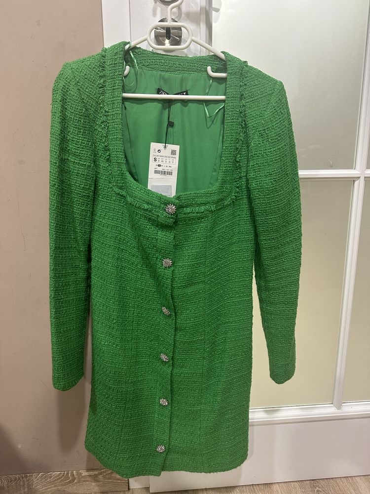 Страхотна рокля ZARA букле